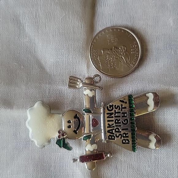 HP!!🎉🎉🥳🥳Holiday pins, bundle of 2, NWOT🧑‍🎄 - Picture 6 of 9